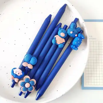 10 adet Klein Mavi Jel Kalem Karikatür Yüksek değerli Kız Kalp 0.5 mm Siyah İmza Kalem Kawai Okul Yazma Kırtasiye ofis kalemi Çocuklar
