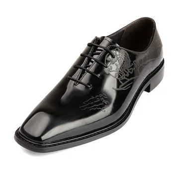 Moda Yeni Patent Deri erkek ayakkabıları Lazer Gravür İş erkek deri ayakkabı İngiliz Hakiki Deri Kare Burunlu Ayakkabı